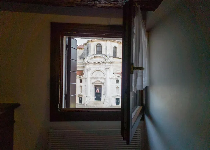 San Geremia View Apartment *